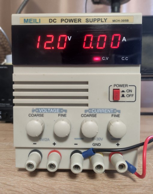 set 12 volts lab power supply