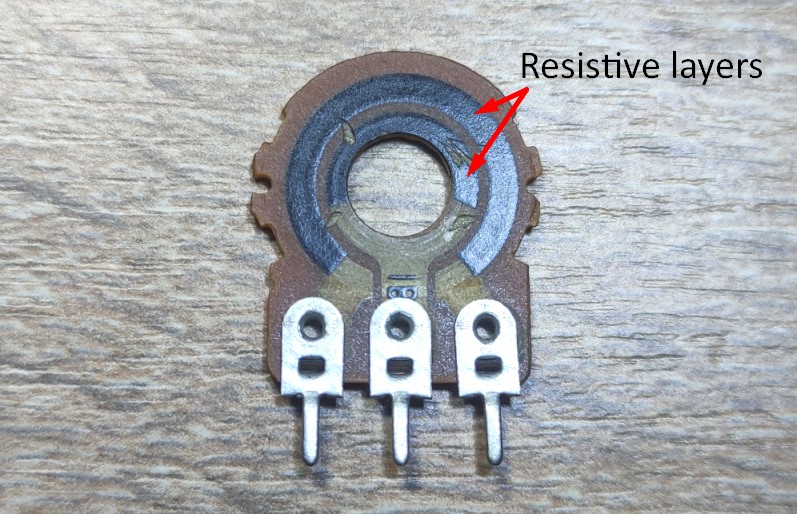 resistive layers on the variable resistor